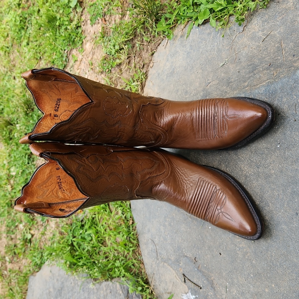 Lucchese caramel 2000 scallop boots